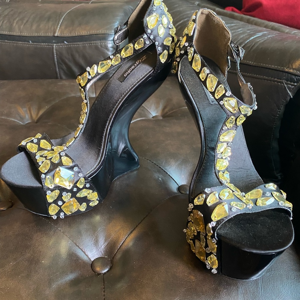 Zigisoho never worn size 8 1/2